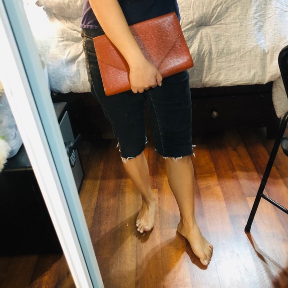 LV clutch in Epi Leather sold ❌luxonlinecanadafbpage - Picture 12 of 13